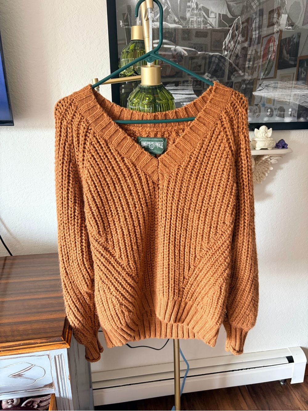 American Eagle Knit Brown V-neck sweater size medium